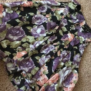 Crop top only worn 1 time it’s a small